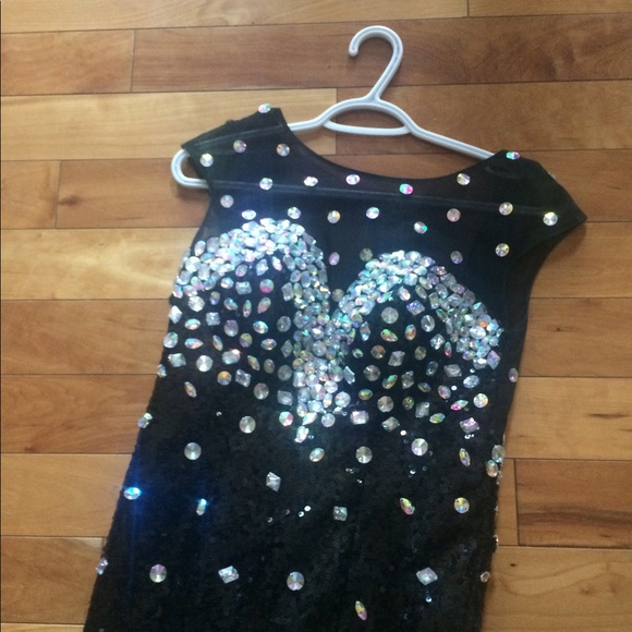 Grad dress - Picture 4 of 4